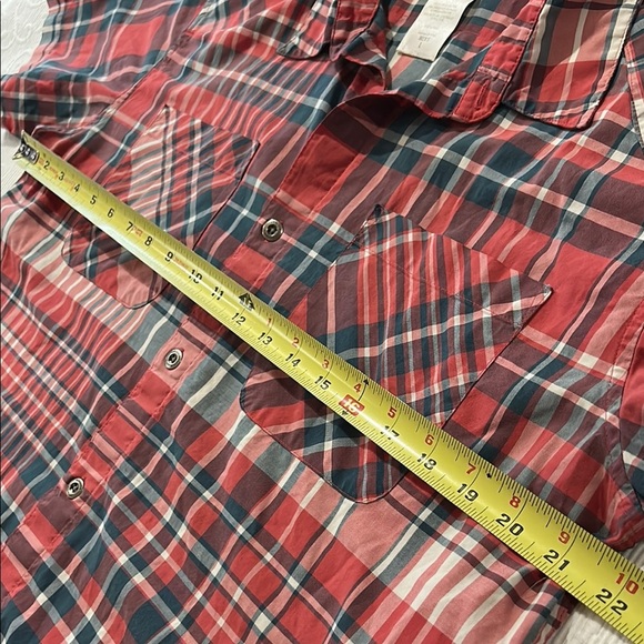 Patagonia Red and Blue Casual Button Down Short Sleeve Shirt. Large - Picture 9 of 9